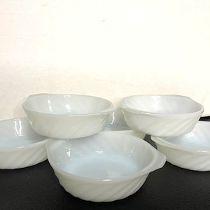Anchor Hocking Fire King Small White Swirl Casserole Dish/ Individual Serving Bowls