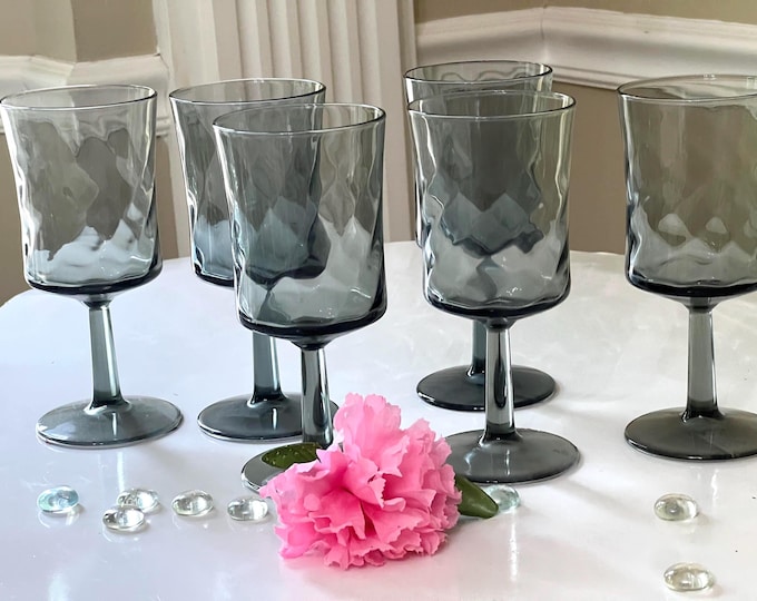 D2Z2 by Duz Crystal Smokey Wine Glasses: Set of Eight Smokey Gray Goblets