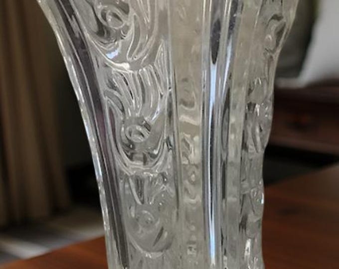 Lead Crystal Borgonovo Vase: Italian Ribbed Rose Design