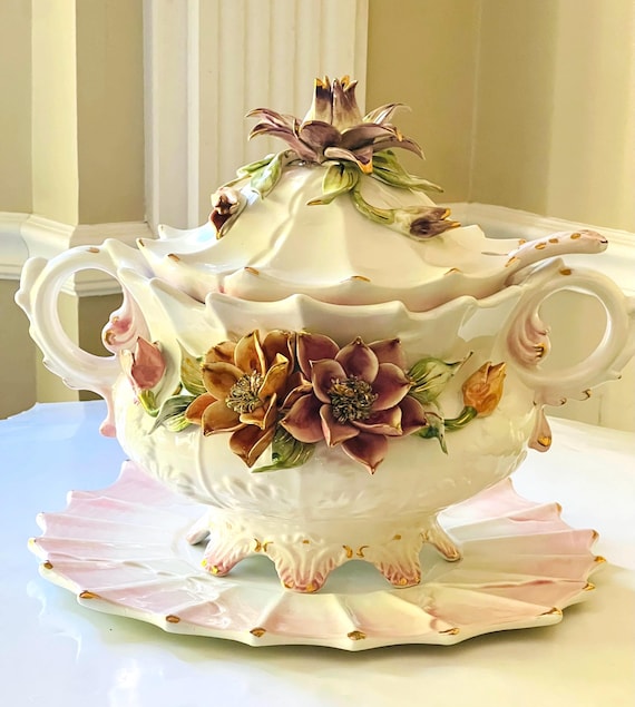 1940s Capodimonte Soup-tureen Made in Italy, Floral Design Soup