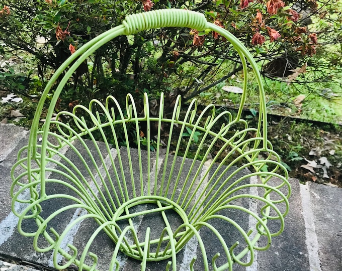 Twisted Wire Metal Outdoor Basket, Lime Green