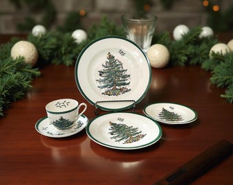 Christmas Tree By Spode Five-Piece Place Setting Dinnerware Set Made in England