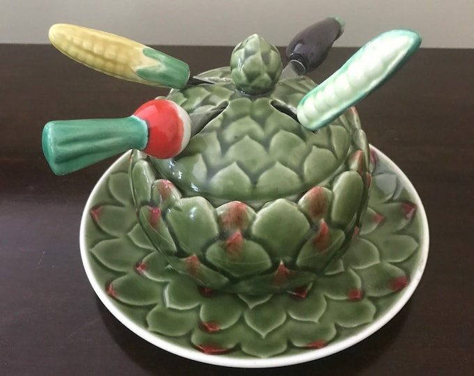Vintage Artichoke Serving Dish Plate with four Canapé Knives| Majolica Ceramics