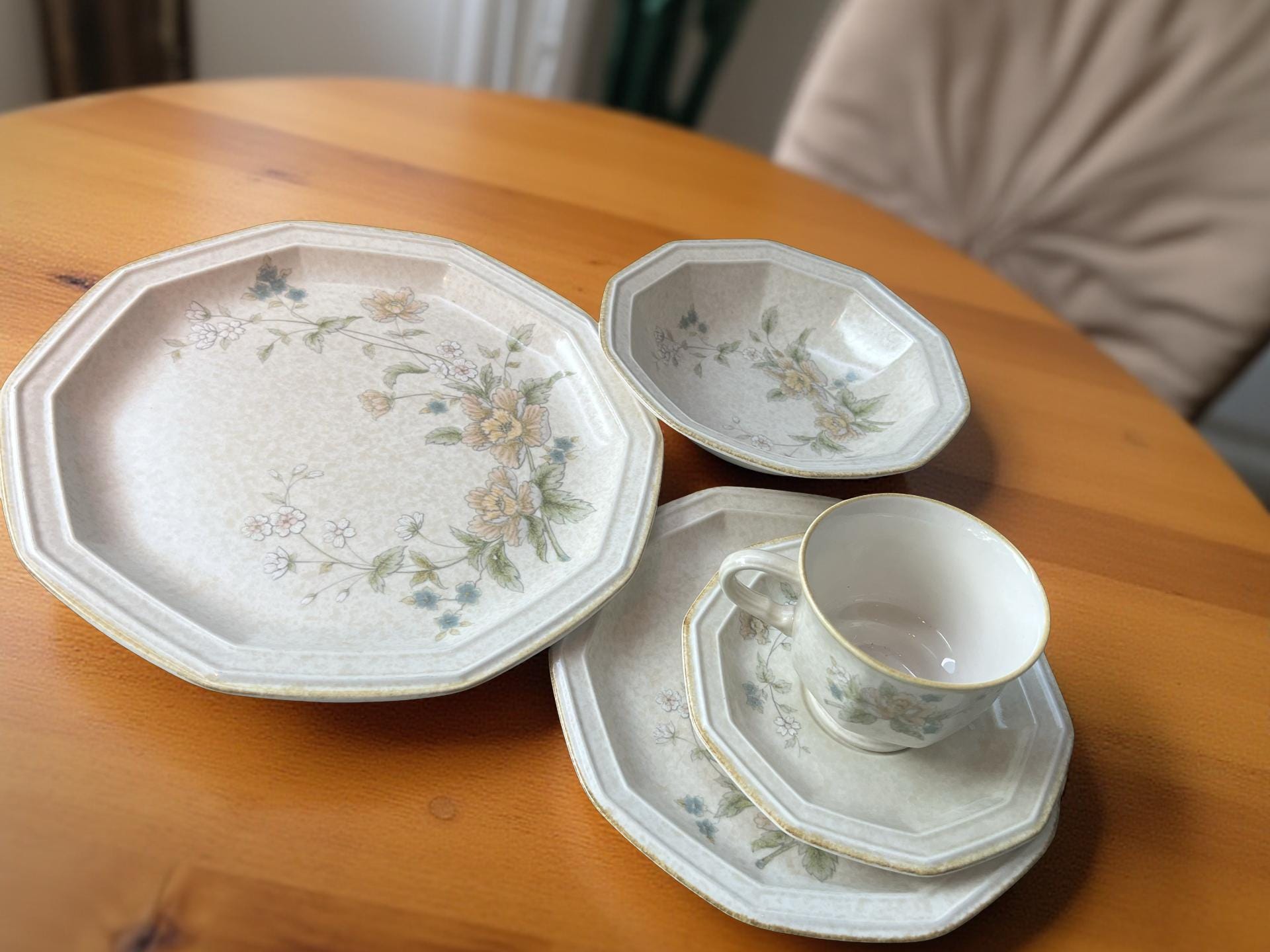Mikasa Avante Napoli Dinner Plates, Salad Plates, Cups, and