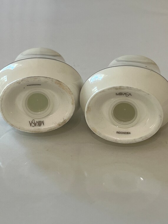Mikasa Gothic Platinum Salt and Pepper Set Platinum Band on Bone China Vintage Salt and Pepper Shakers Etsy UK