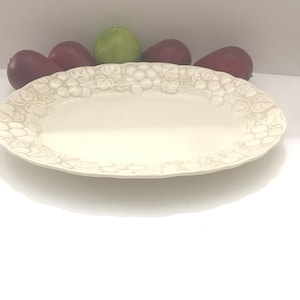 Servierplatte, antikes Traubenweiß, Metlox, Vernon Ware