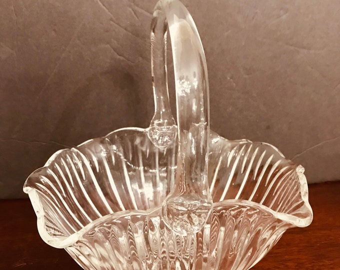 Smith Glass  Clear Glass Ruffled Basket/ Bride Basket/ Gift for Mom
