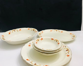 Bijou d&#39;automne d&#39;intérieur, bijou d&#39;automne, feuille de thé, assiettes, bol de légumes. plateau, bol de céréales et de fruitsVintage Hall Autumn Leaf