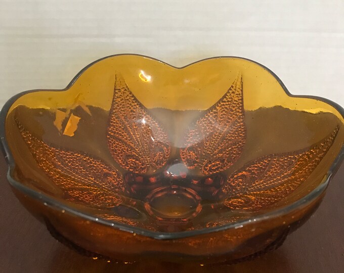 Anchor Hocking Serving Bowl,  Renaissances Gold Beaded Leaf 7” Bowl