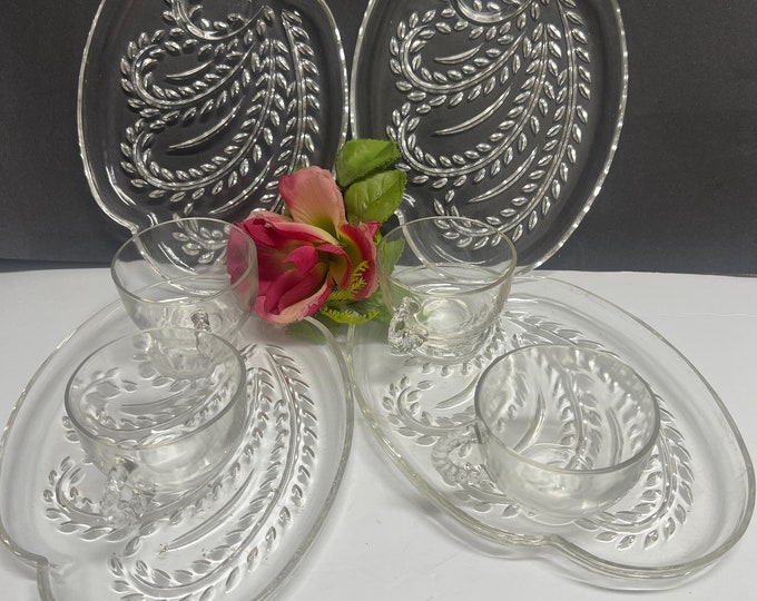 Federal  Glass Homestead Snack Plates and Cups: Holiday Coffee and Dessert Plates and Cups