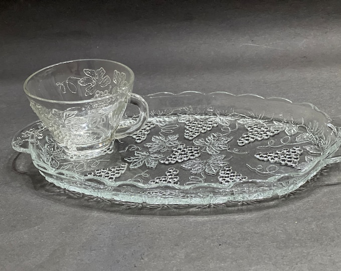 Anchor Hocking Clear Grape Snack Tray and Cups,  Clear Grape Cluster and Leaves Snack Plates with Cups