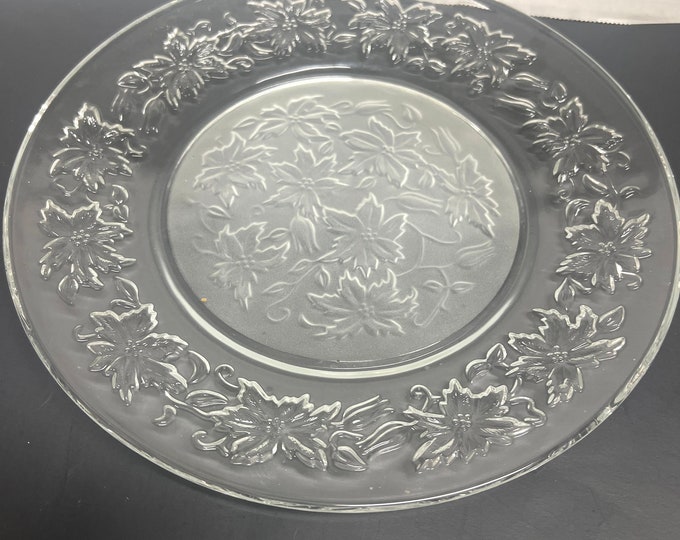 Fantasia Dinner Plates by Princess House, Glass Ten-Inch Dinner Plates, Poinsettia Frosty Middle Dinner Plates