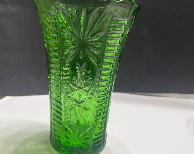Vintage Anchor Hocking Green Vase, EAPG  Flower Vessel, Retro Early America Precut Decor