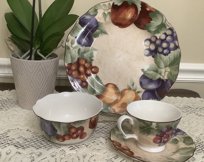 Napa Valley, Plates, Bowls, Cups, Saucers, by Noble Excellence, Eight Piece Place Setting, Kitchen Gift