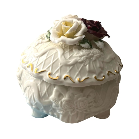 Hermitage Pottery Rose Trinket Box: Footed Dresser Powder Box