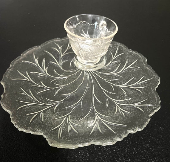 Indiana Glass Pebble Leaf Snack Set: Vintage Cabbage Leaf Plates