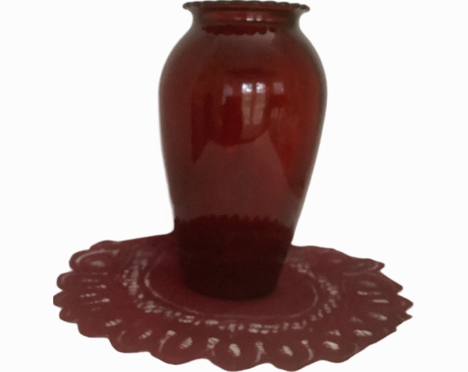 Anchor Hocking Royal Ruby Scalloped Rim Vase: Vintage Mid-Century