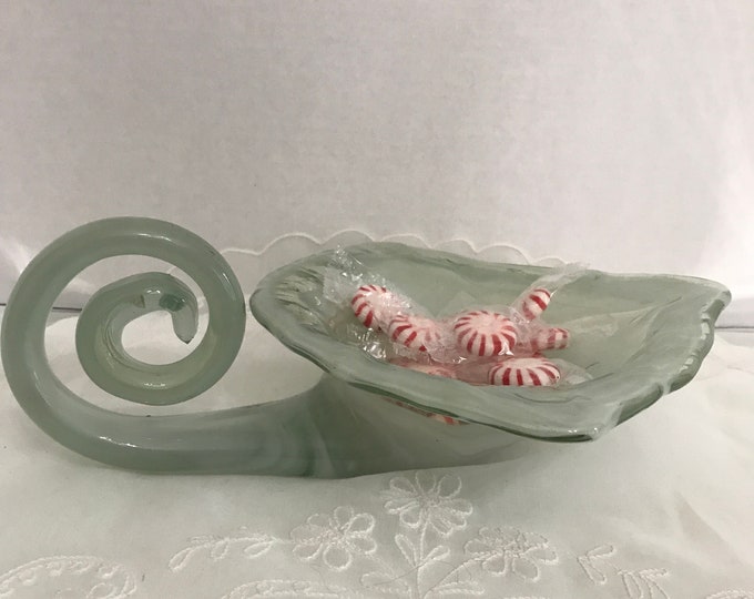 Vintage Hand Blown 1960s Green Swirl leaf Dish cornucopia