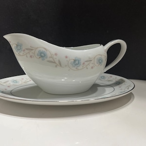 English Garden Gravy Boat with Underplate, Blue and Pink Flower, Platinum Trim Gravy Boat