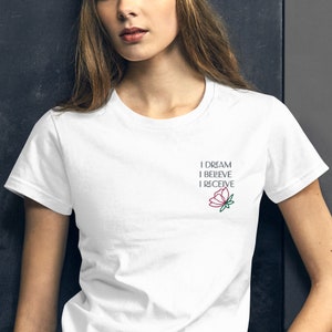 Women&#39;s short sleeve t-shirt