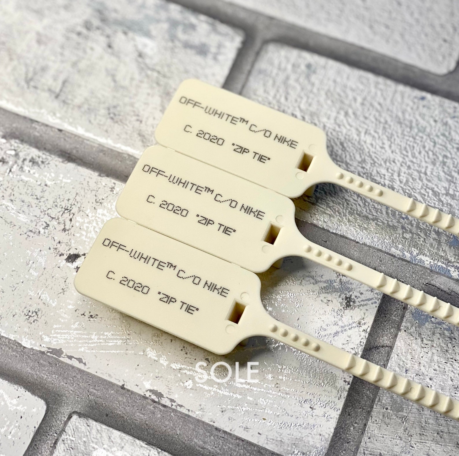 off white sail zip tie