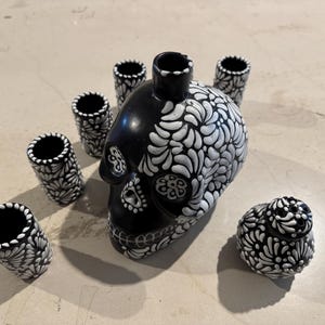 Handmade Talavera Pottery Shot Glass Set | Skull Liquor Bottle & Salt Shaker bild 2