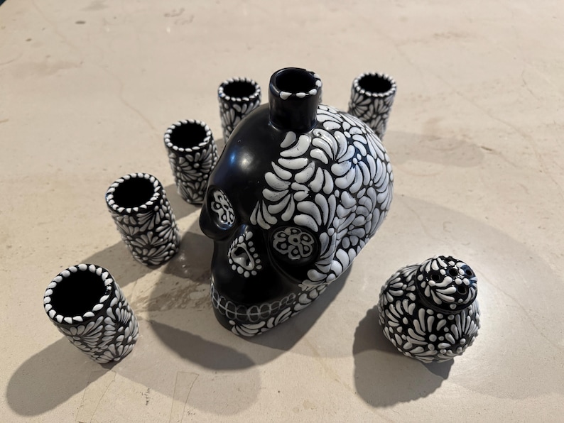 Handmade Talavera Pottery Shot Glass Set | Skull Liquor Bottle & Salt Shaker bild 2