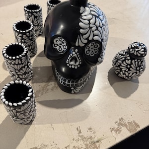 Handmade Talavera Pottery Shot Glass Set | Skull Liquor Bottle & Salt Shaker bild 3