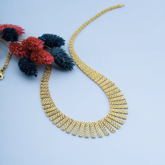 Gold mesh chain with pendant deals