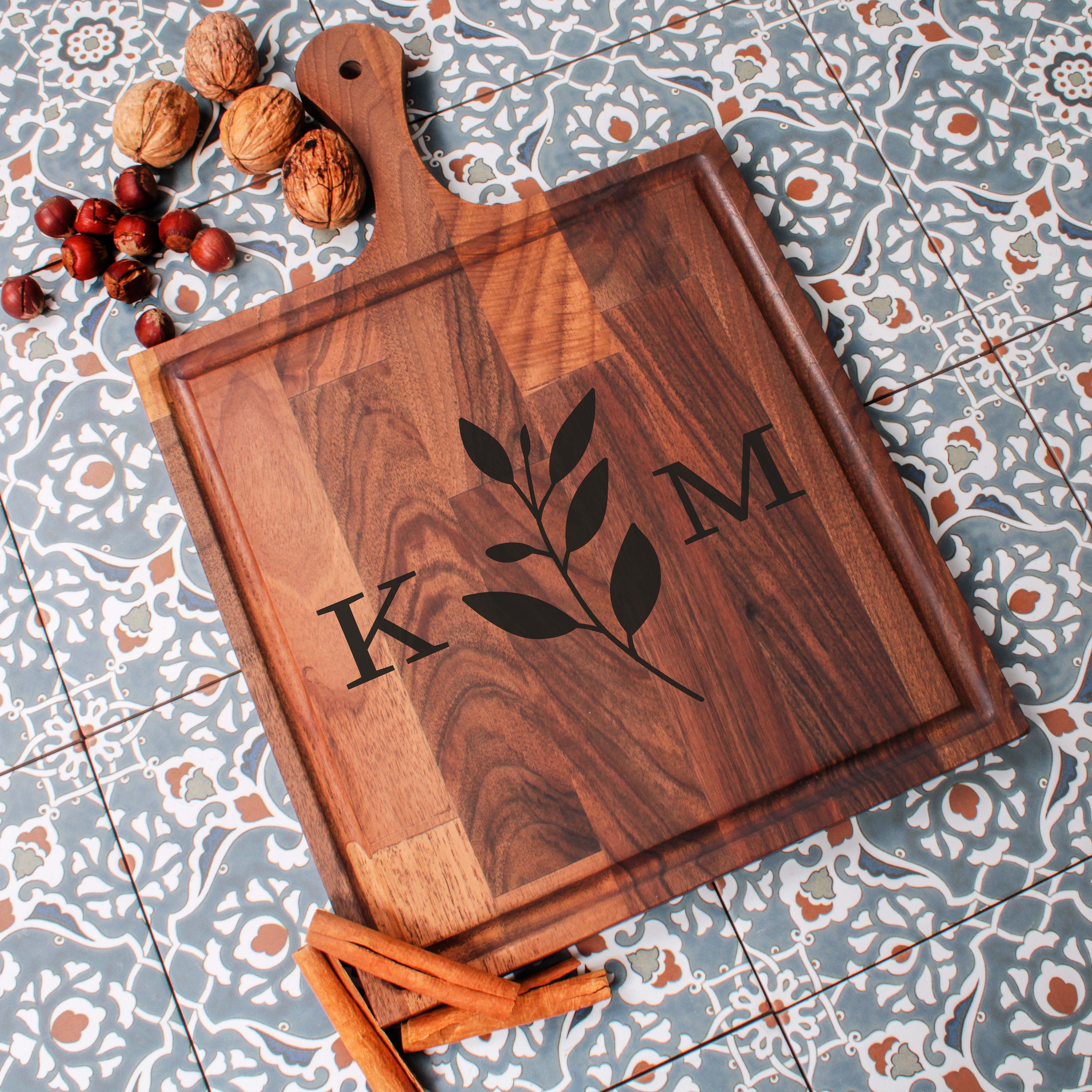Custom Cutting Board, Family Name Engraved Cutting Board, Personalized Handle Walnut Cutting Board, Custom Oak Charcuterie Board,