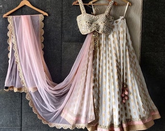 Lehenga choli blanco y dorado con boda dupatta rosa pastel usar lengha choli fiesta nupcial usar función mehendi usar trajes indios