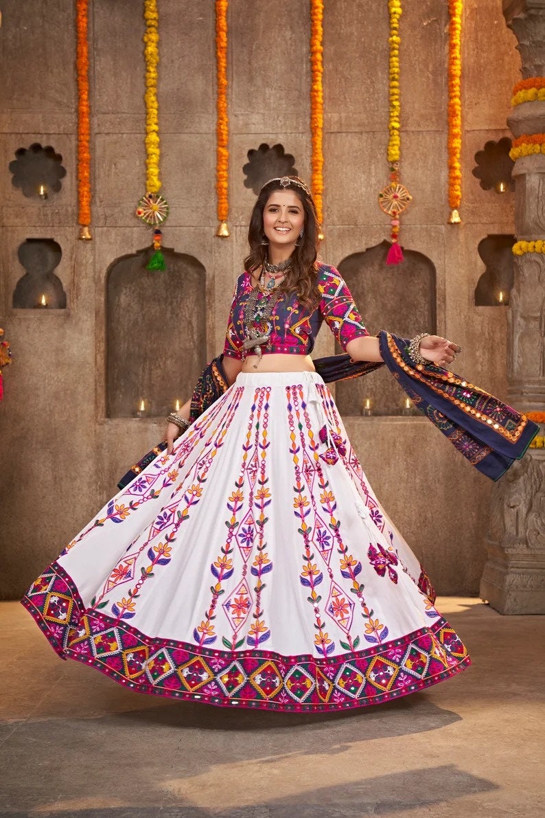 Garba Dance Chaniya Choli Fancy Dress Costume For Girls – Sanskriti Fancy  Dresses