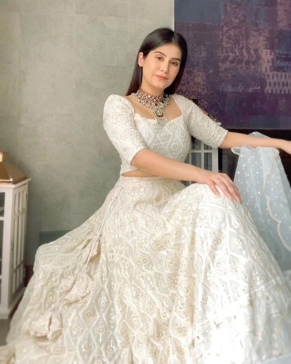 Vêtements de mariage indiens Blanc lehenga choli pour femmes dernière  créatrice lakhnowi work party porter lengha choli bridesmiads lehenga robe  indienne - Etsy France