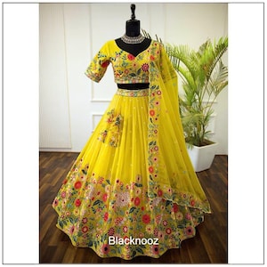 Lehenga Choli con flores amarillas: atuendo de boda indio Haldi Outfits