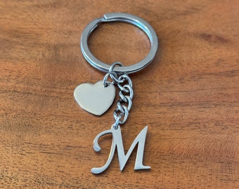 Keychain letter personalized with heart | Gift for women and men, boyfriend or girlfriend | Name pendant | Handmade