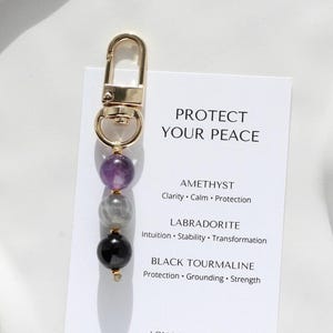Protect Your Peace Kristall Schlüsselanhänger: Amethyst, Labradorit & Schwarzer Turmalin | Ruhe, Erdung, Schutz | Gold oder Silber