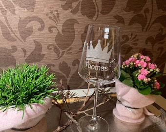 Weinglas Weißweinglas mit Krone und Ihren Wunschnamen personalisiert