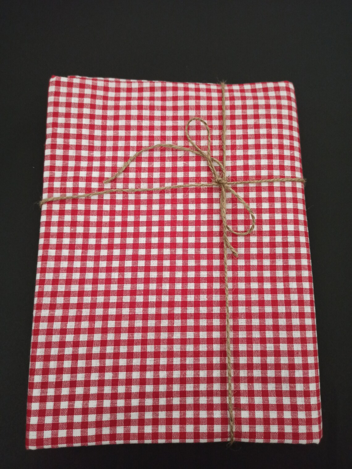 Red and White Gingham Table Cloth , Picnic Table Cloth , Kitchen Table Cloth , Square Table