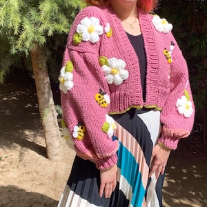 Crop bee knit cardigan, Pink Big Daisy Sweater,C hunky Sweater, Big Flowers Jacket, Knit Bloom cardigan, Crop Jacket,Christmas day Gift