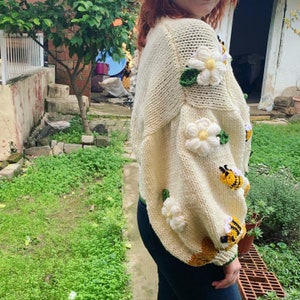 Crop bee knit cardigan, Big Daisy Sweater,C hunky Sweater, Big Flowers Jacket, Knit Bloom cardigan, Crop Jacket,Christmas day Gift image 7