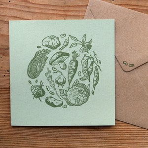 Carte de voeux cercle de légumes, impression lino faite main, lot végétalien imprimé à la main légumes, champignon, chou-fleur, carotte, art de l'illustration culinaire