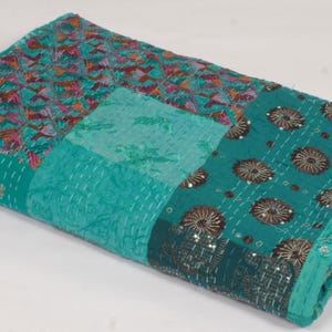 Trapunta Kantha patchwork turchese, copriletto in cotone fatto a mano, coperta Kantha vintage, biancheria da letto boho, trapunta patchwork reversibile