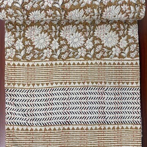 Handmade Floral Kantha Quilt in Earthy Brown – Queen Size Cotton Bedspread – Block Print Throw Blanket – Boho Botanical Bedding