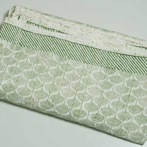 Ljusgrönt Kantha Quilt handgjort överkast med minimalistiskt blockmönster