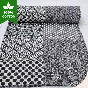 Handgenähte Schwarz-Weiße Patchwork Kantha Quilt Tagesdecke, moderne Blockprint-Bettwäsche, indische handgenähte Boho-Decke aus Jaipur