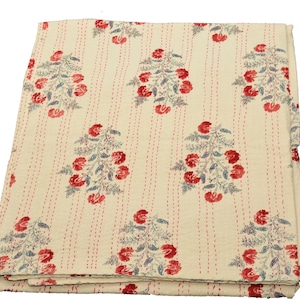 Floral Kantha Quilt in Red and Cream – Handmade Cotton Bedspread with Block Print – Lightweight Reversible Throw Blanket Indian Boho Bedding