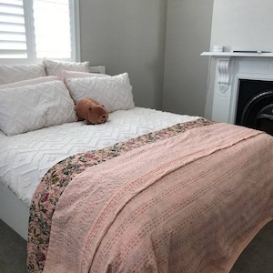 Pink Floral Kantha Quilt – Handmade Indian Cotton Bedspread, Block Print Blanket, Boho Bedding Throw for Bedroom Decor