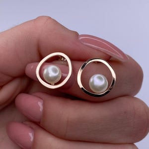 Genuine Freshwater Pearl and Mobius Circle Stud Earrings in Sterling Silver 14k gold fill, Delicate Keshi Pearl Halo Earrings, Wedding Gift