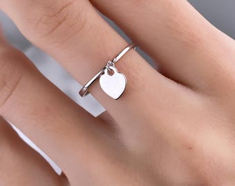 Anello con ciondolo a forma di cuore in argento sterling: un delicato anello antistress.