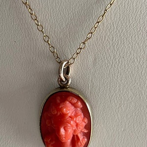 VICTORIAN MOLDED GLASS Cameo Necklace